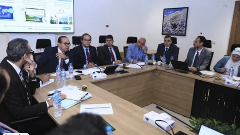 «شؤون البيئة» يبحث تعظيم الاستفادة من شهادات خفض الانبعاثات الكربونية ودعم التحول الأخضر