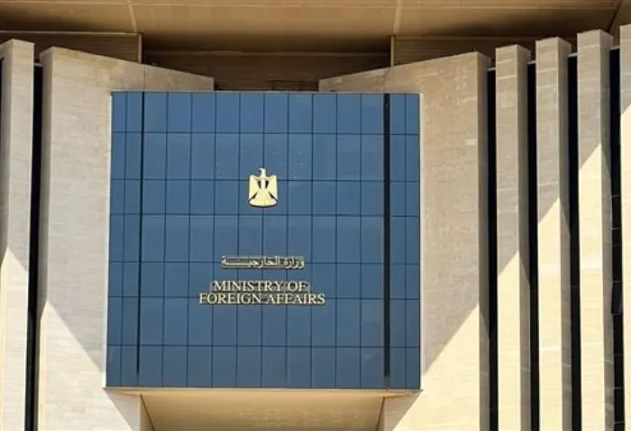 وزارة الخارجية تعلن تيسير إجراءات سفر المصريين إلى ليبيا