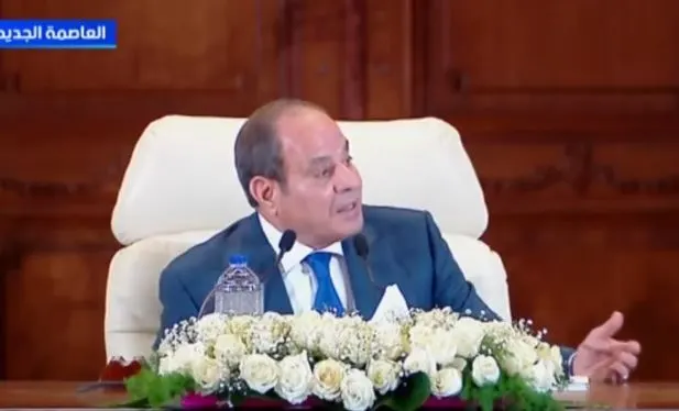 السيسي: الرسوم التي يتم تحصيلها على الطرق لا تغطي استثماراتها ولا تكفي لصيانتها