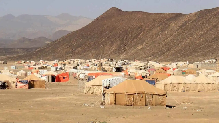بين النزوح والموت الأبدي.. الكوليرا تحاصر خيام النازحين في عدن
