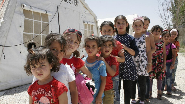 اليونيسف تدق ناقوس الخطر: لبنان يلتهم طفولته.. أزمة الجوع والتشرد تبتلع جيلا كاملا