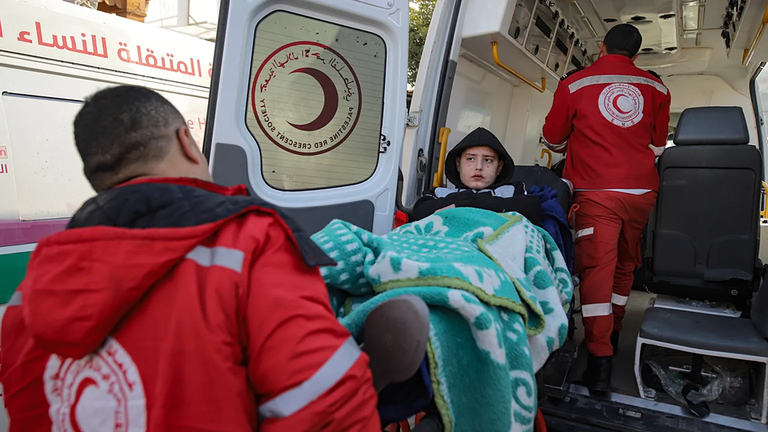 اتفاقات على الورق ودماء على الأرض: الموت يطارد العائلات الفلسطينية في غزة بعامها الرابع