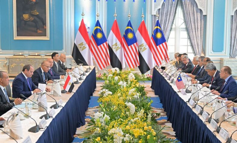 السيسي يؤكد: حصة مصر المائية خط أحمر لا يمكن تجاوزه