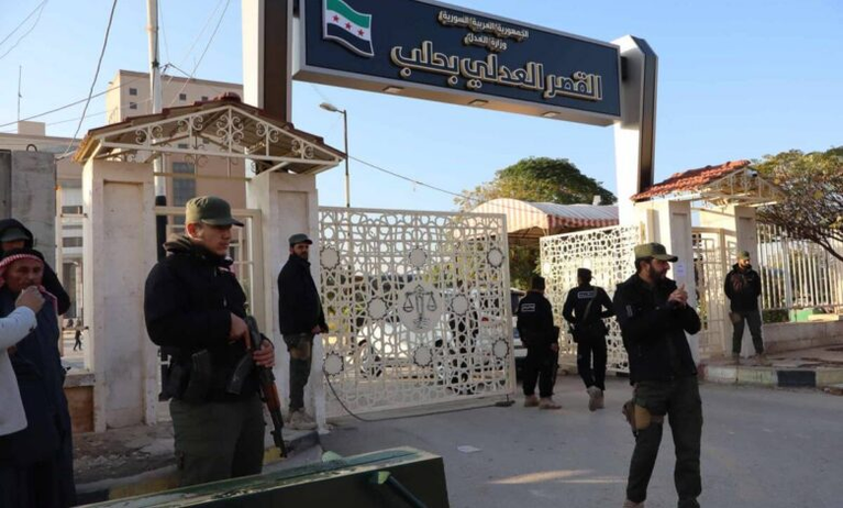 أحكام مشددة: الإعدام لمتهمين والسجن 12 عاما لآخر بـ “أحداث الساحل السوري”
