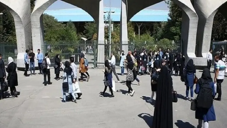 جامعة طهران تكثف الخناق: “مجموعة عمل الحجاب” لملاحقة الطالبات بضغوط صارمة