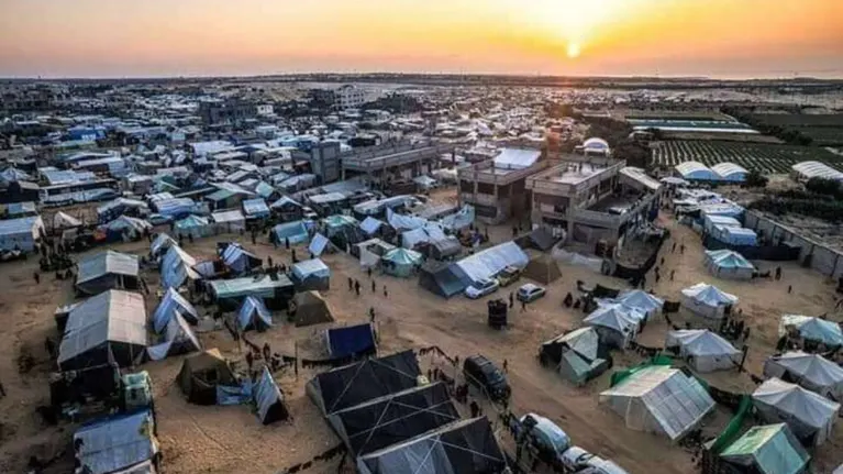 “الخط الأصفر” ونقص التمويل.. خناق جغرافي وإنساني يضيق على سكان غزة