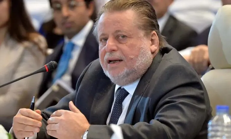 تراجع الجنيه مستمر؟.. إشارات جديدة من محافظ المركزي تقلق الأسواق