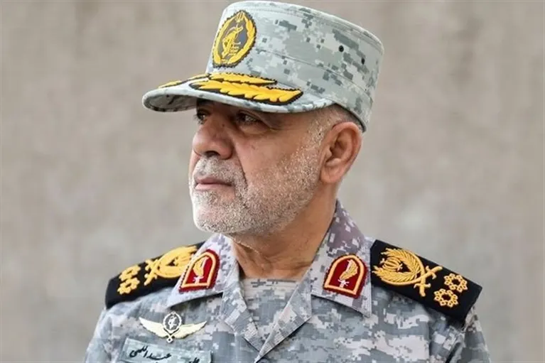 رئيس أركان إيران: شللنا البحرية الأمريكية ولن نسمح بدخول سفنها للخليج