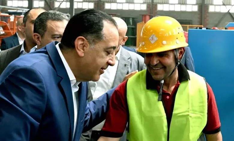 وعد مدبولي بـ 15 ألف جنيه في 2030.. هل تحمي المصريين من الغلاء؟