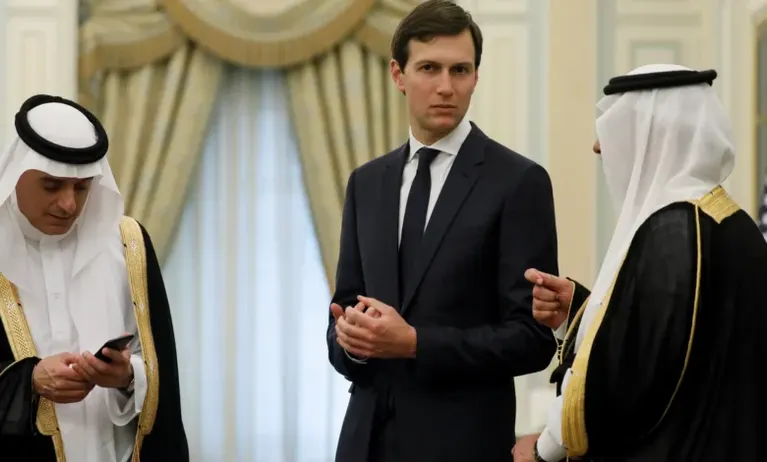 هل مولت الإمارات والسعودية صهر ترامب؟ كتاب جديد يفجر أسرار “الحساب ألفا”