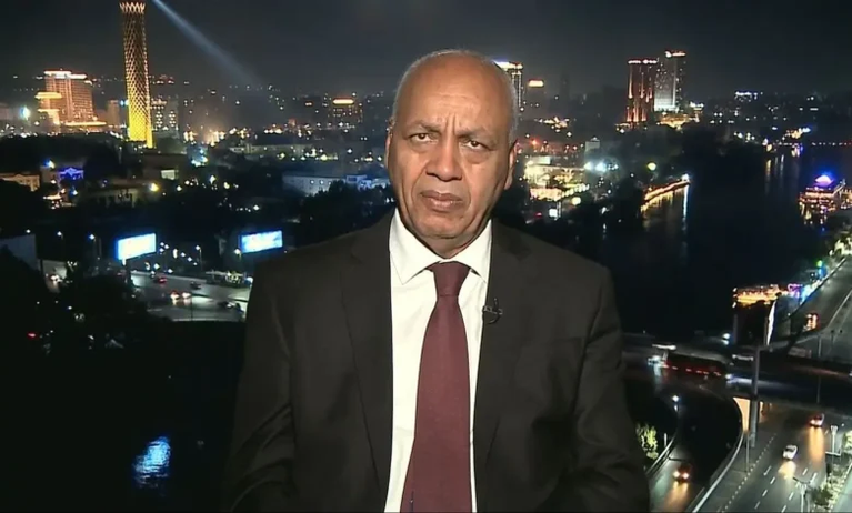 مناشدة أم مناورة: مصطفي بكري يستغيث بالسيسي.. هل هي محاولة إنقاذ أم تجميع أوراق النظام؟