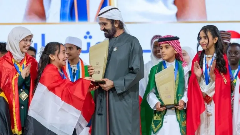 سجود ميار عثمان بعد تتويجها بطلة لتحدي القراءة العربي يثير تفاعلًا واسعًا