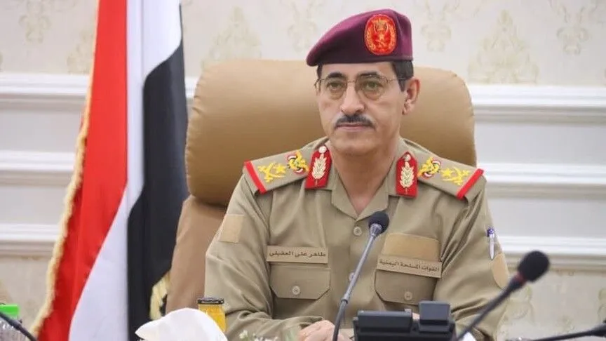 وزير الدفاع اليمني يتراجع عن تهديد التجمعات في مناطق الحوثيين ويعتذر للقبائل