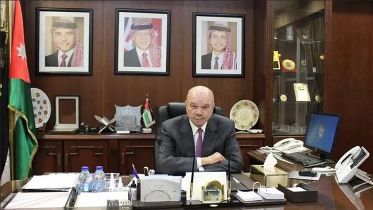 الملك عبد الله الثاني يعيد تعيين فيصل الفايز رئيسًا لمجلس الأعيان الأردني لولاية جديدة