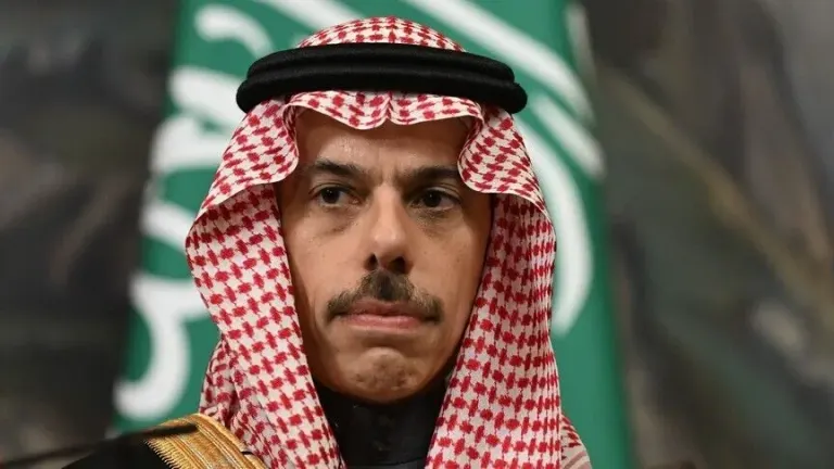 فيصل بن فرحان يبحث مع روبيو ولافروف أمن المنطقة وتهديدات الملاحة
