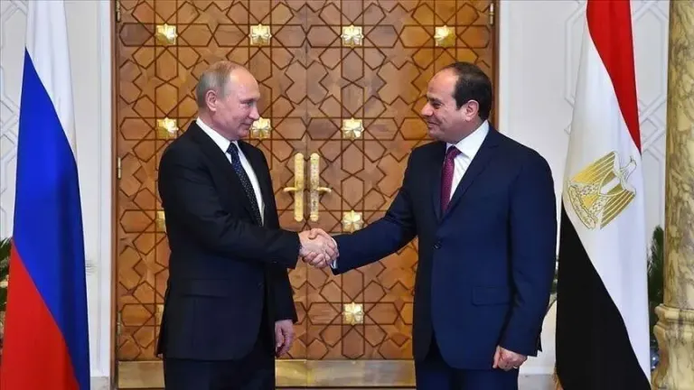 السيسي وبوتين يبحثان خفض التصعيد بالشرق الأوسط وأزمات القرن الإفريقي ومياه النيل