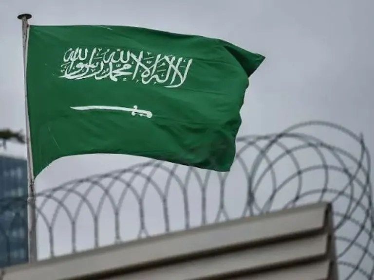 الحوثيون يعلنون استهداف مبنى وزارة الدفاع في الرياض